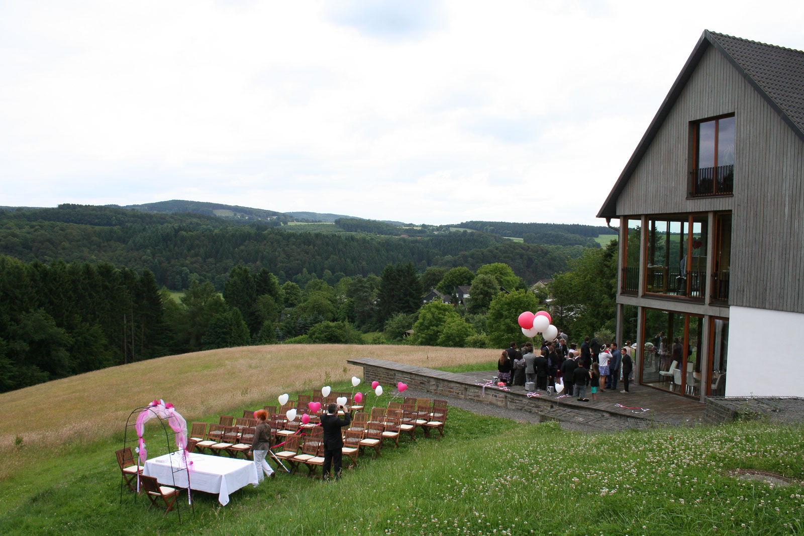 Aussicht vom Ecolut Eventcenter ins Bergische Land