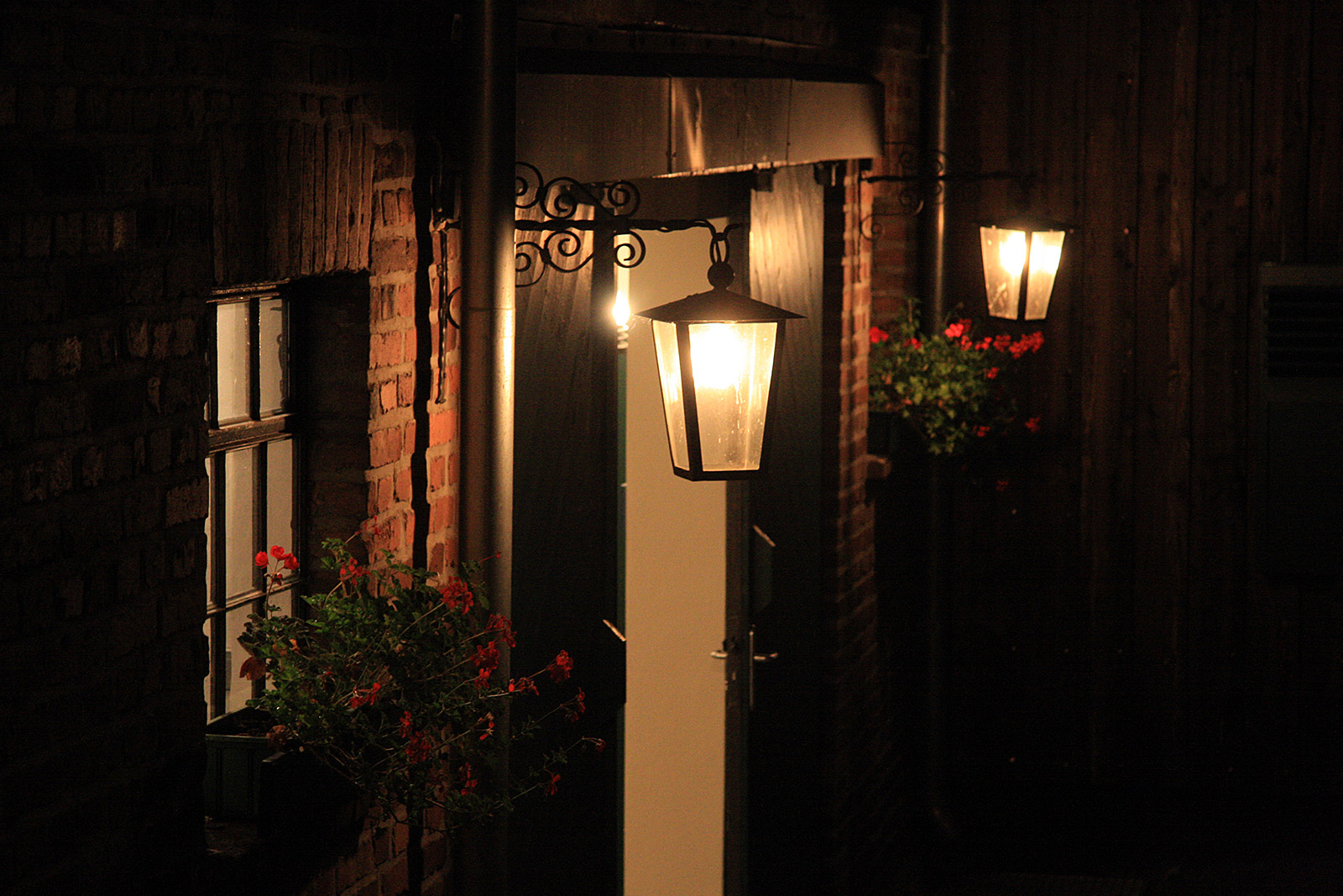 Laternen am Stall auf Gut Forkscheid